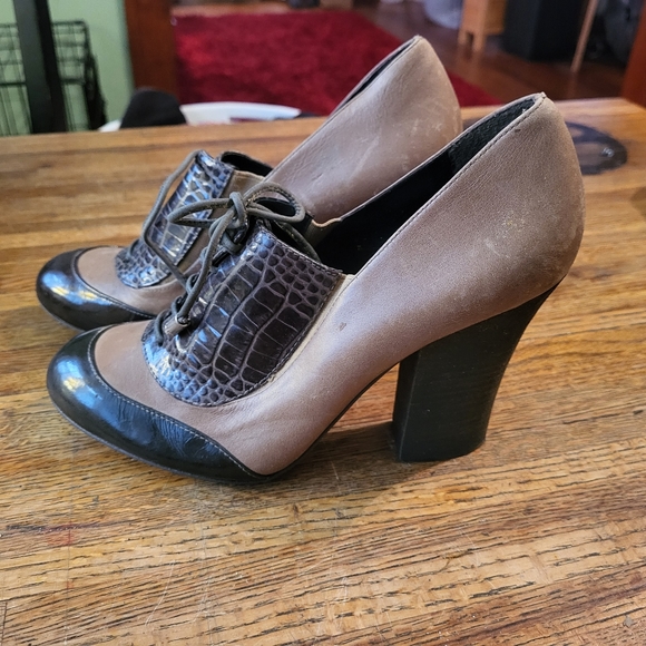 BCBG chunky lace up heels - Picture 2 of 5